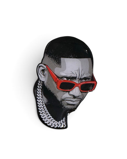 Maino Pin